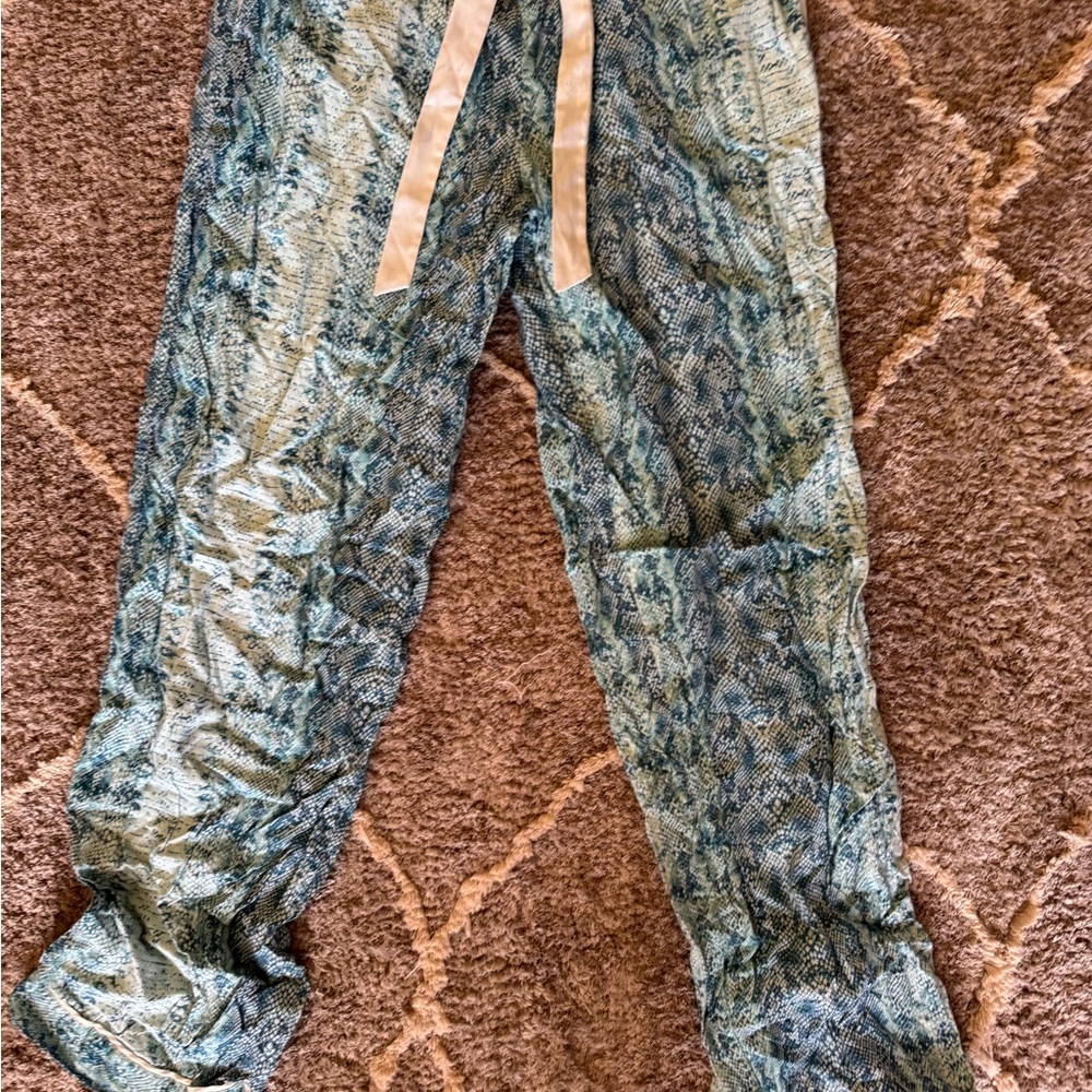 Victoria's Secret Blue and Cream Pajama Pants